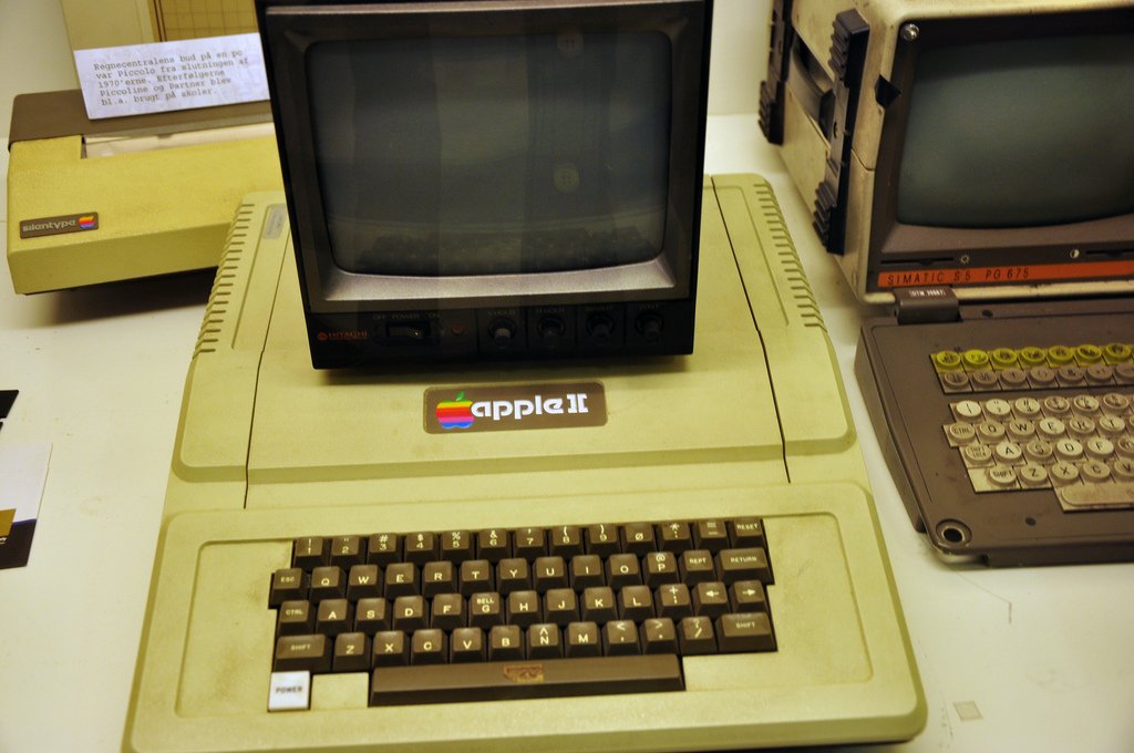 1977-also-saw-the-introduction-of-the-apple-ii-the-personal-computer-designed-by-wozniak-that-would-go-on-to-take-the-world-by-storm.jpg