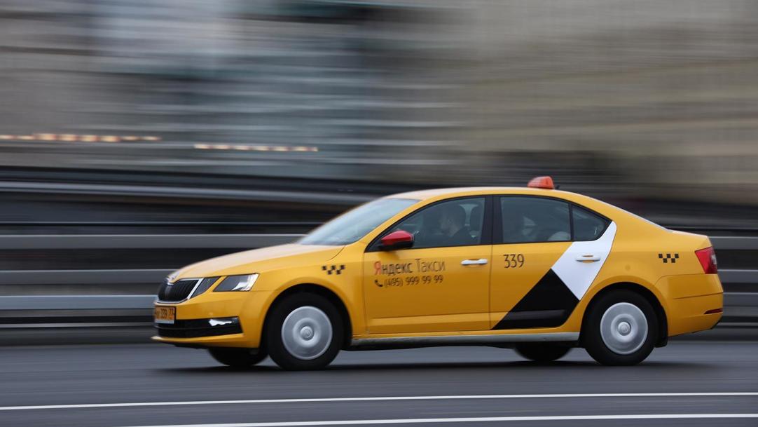 «Яндекс.Такси» планирует зарабатывать на наружной рекламе