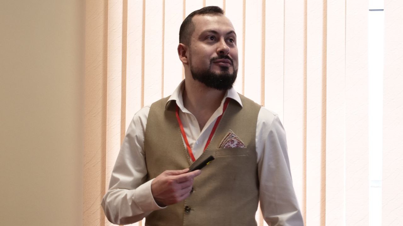 Эдуард Рафиков