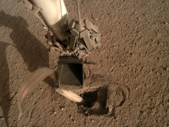 Зонд посадочного аппарата NASA InSight застрял при бурении грунта на Марсе