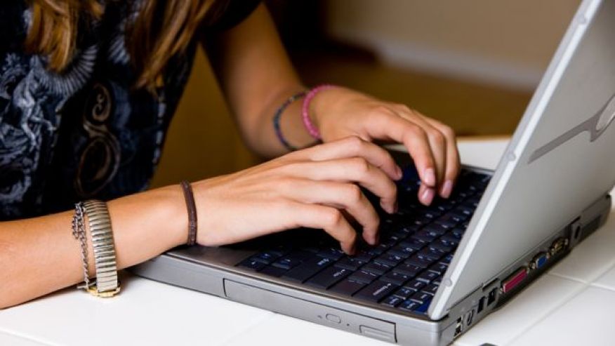 6aff9_640_teen_computer.jpg
