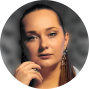 Александра Гурова