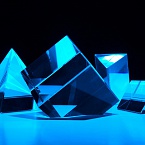 Нейросети в рекламе: от генерации креативов до аналитики –  кейсы и чек-лист 