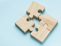 «Телфин» выпустил готовую интеграцию MAX c «Битрикс24» и amoCRM