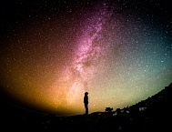 В Яндекс Маркет появилась библиотека фонов для баннеров с YandexGPT