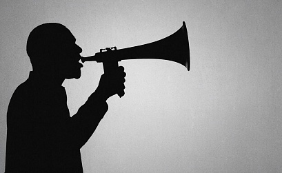 Как малому бизнесу попасть в ответы Алисы