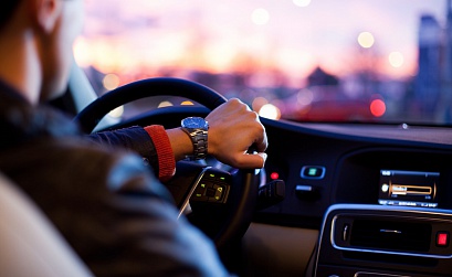 Водители в 6 раз чаще смотрят на рекламу в Я.Навигаторе, чем на билборды